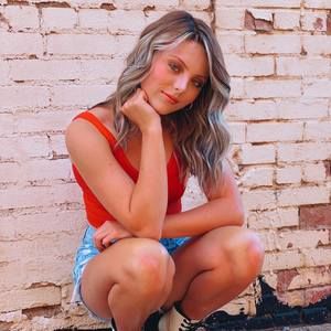 Meet your Posher, Savannah